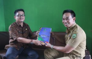 Read more about the article KUNJUNGAN TIM SOSIALISASI DAN PENGAWASAN DPMPTSP NATUNA DI KECAMATAN SERASAN DAN SERASAN TIMUR