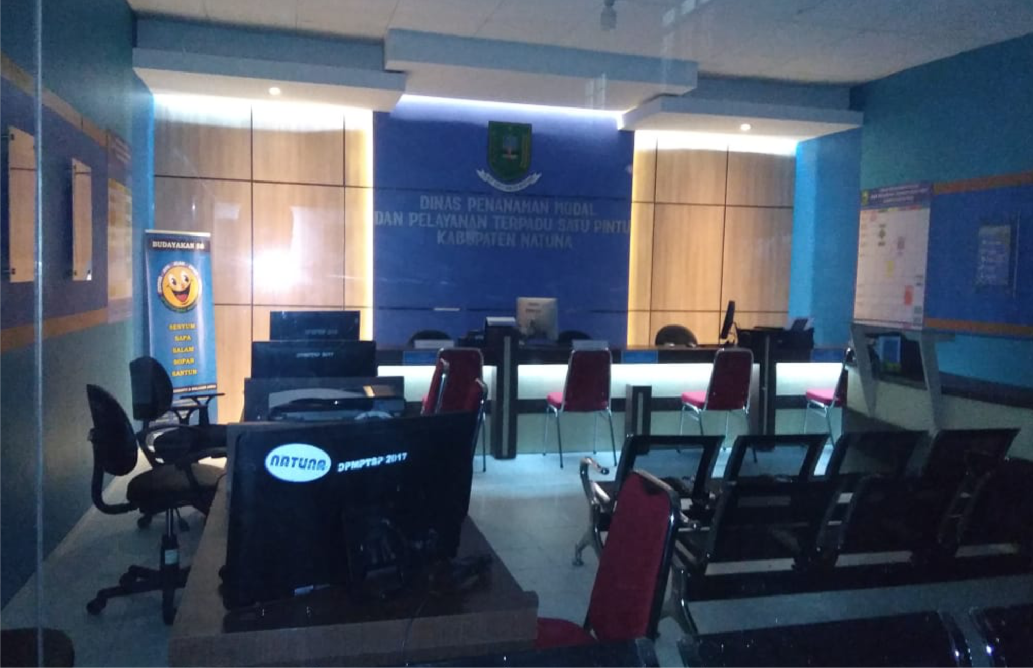 You are currently viewing RUANGAN BARU PELAYANAN DPMPTSP NATUNA